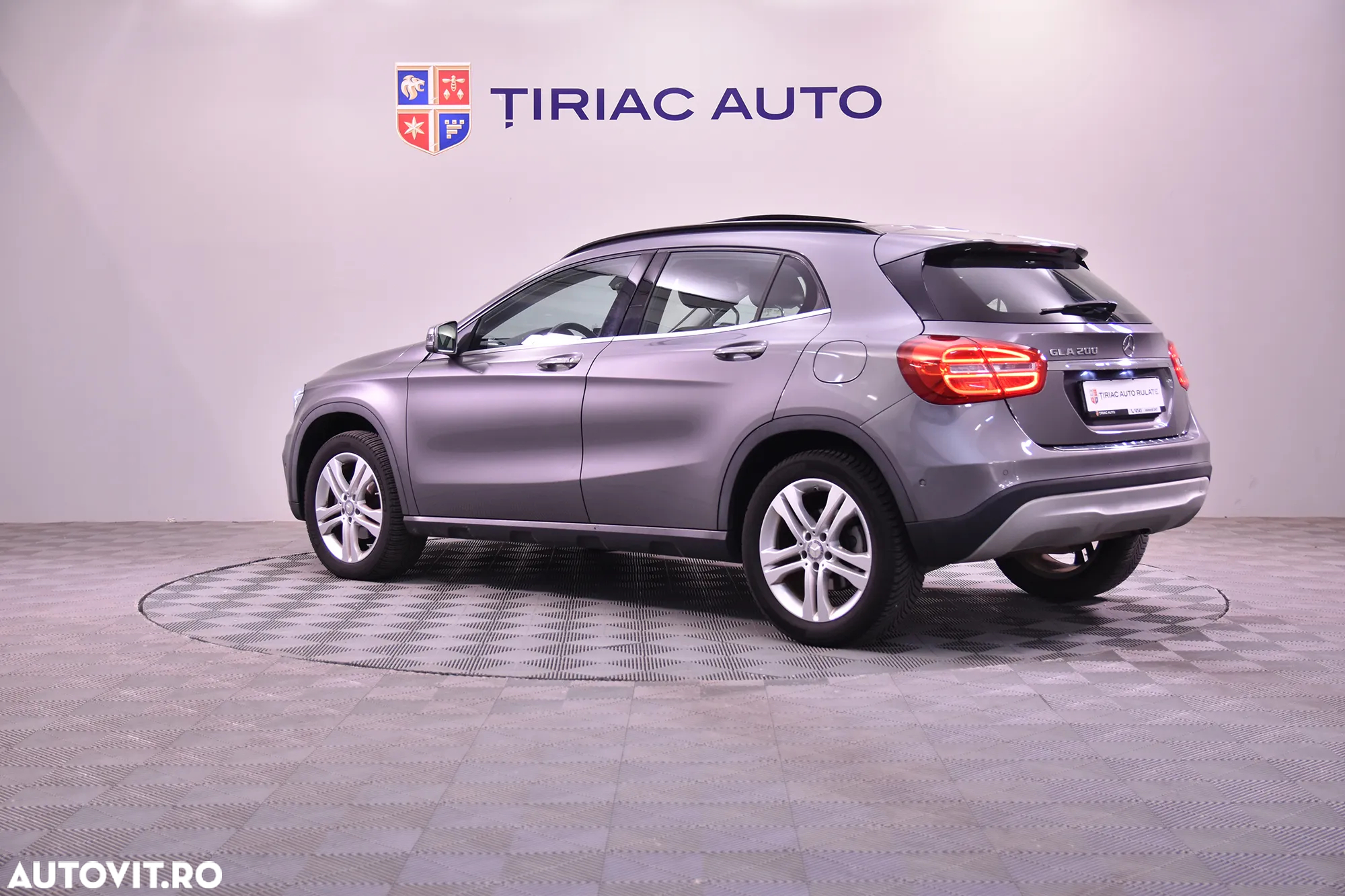 Mercedes-Benz GLA 200 7G-DCT - 3