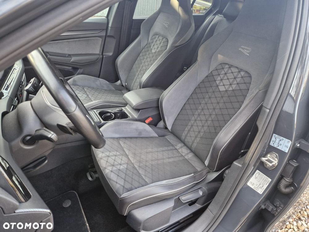 Volkswagen Golf - 10