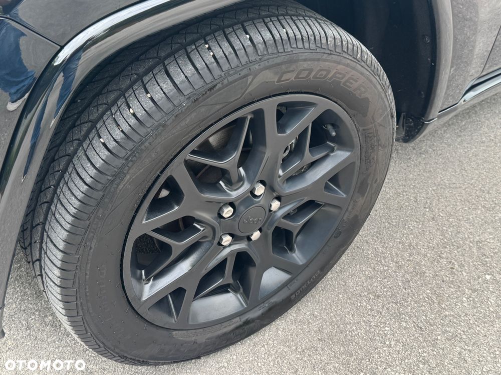 Jeep Grand Cherokee 5.7 V8 HEMI 4WD Automatik S - 23
