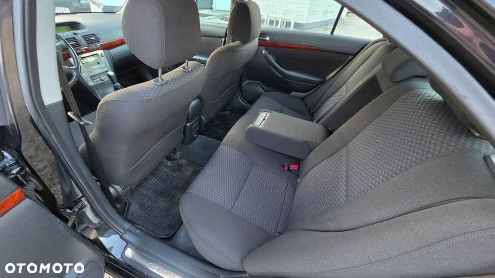 Toyota Avensis 2.0 VVT-i Sol - 24