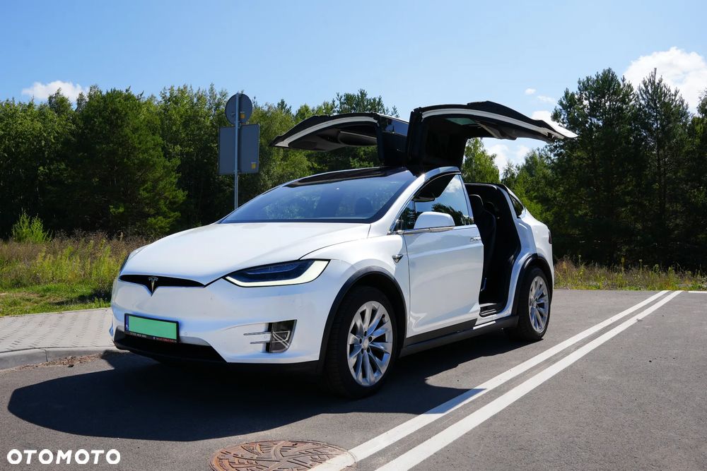 Tesla Model X - 2