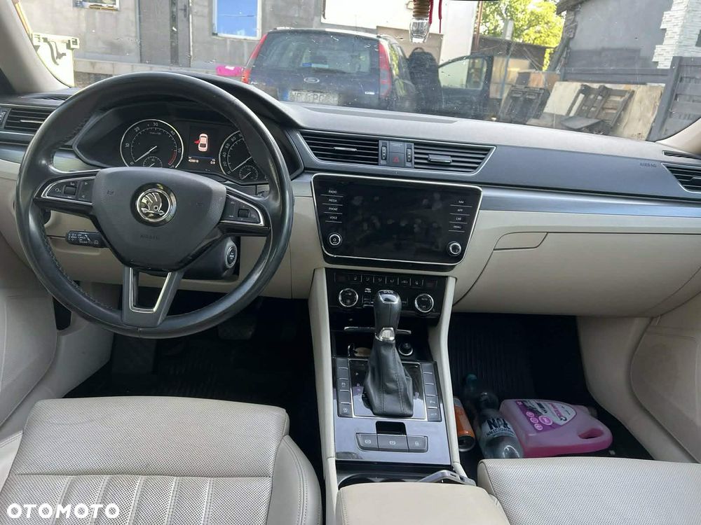 Skoda Superb 2.0 TDI Ambition DSG - 7