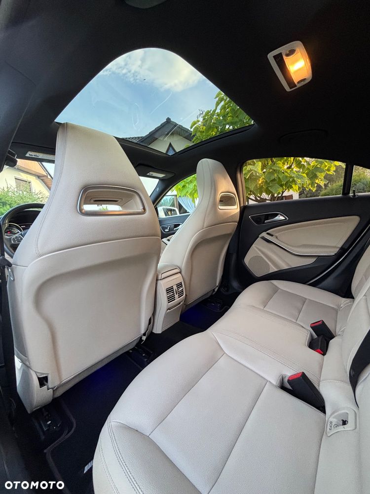 Mercedes-Benz CLA 250 4-Matic - 10