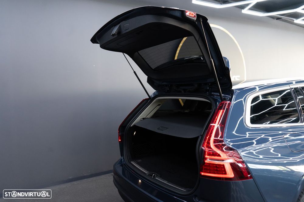 Volvo V60 2.0 D3 Momentum - 17