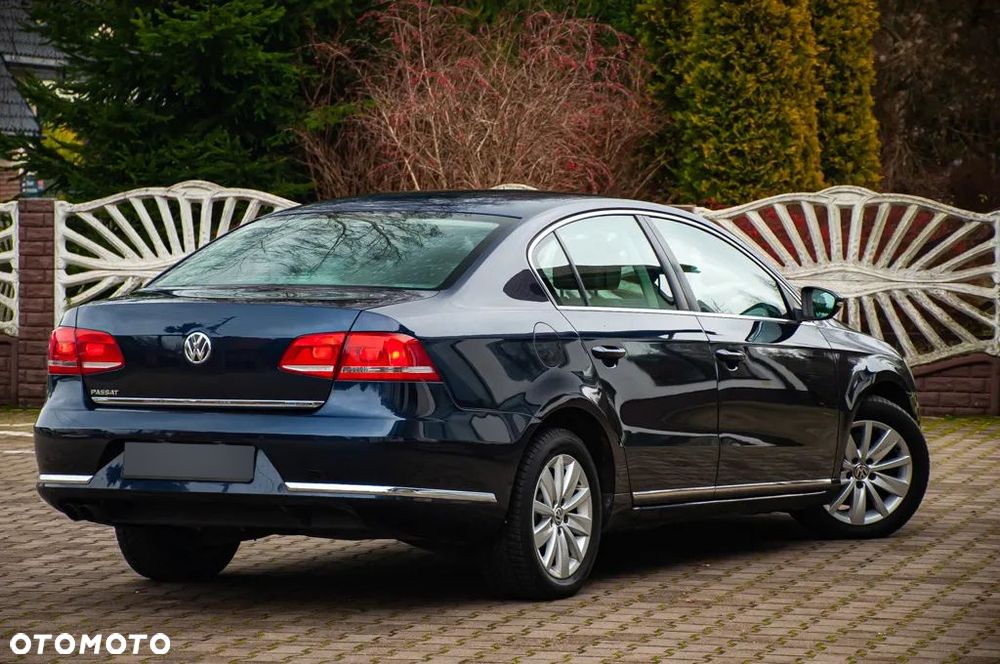 Volkswagen Passat 2.0 TDI Comfortline - 8