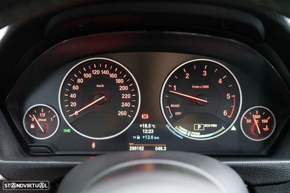 BMW 320 d Auto Pack M - 38
