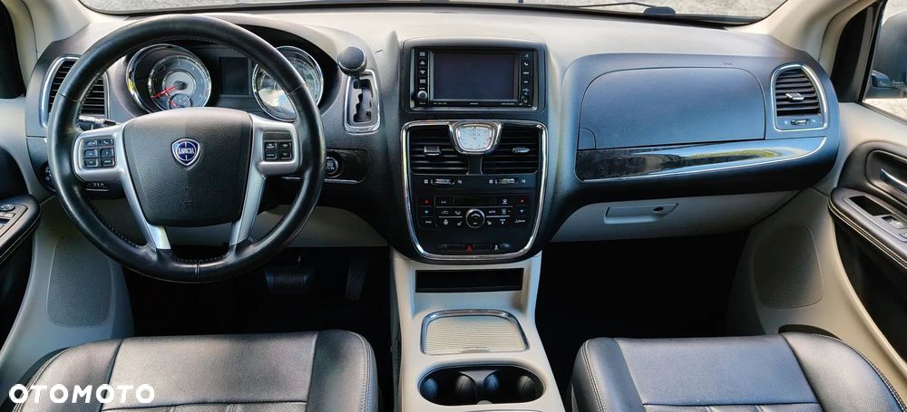 Lancia Voyager 2.8 CRD16v Platinum - 13