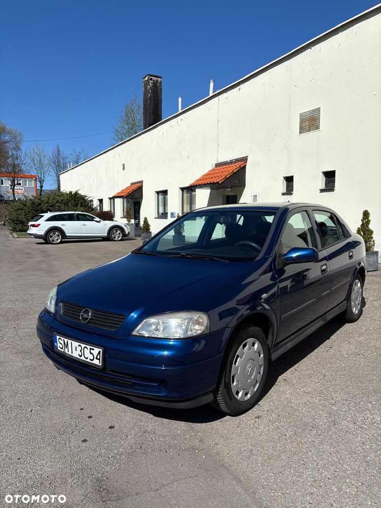 Opel Astra 1.4 - 8