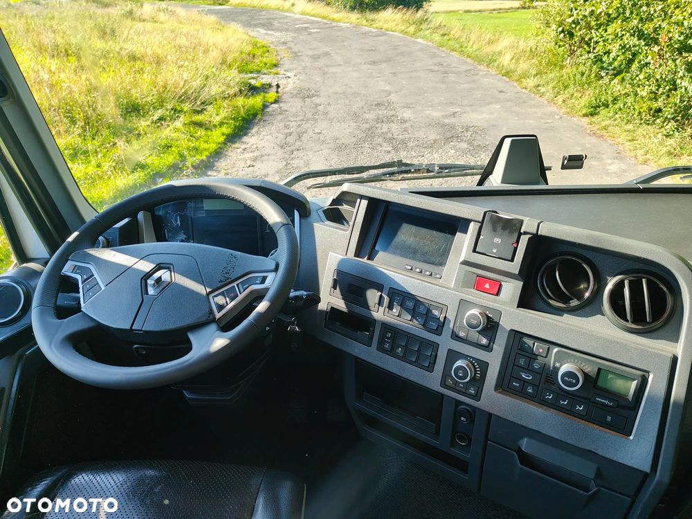 Renault T - 8