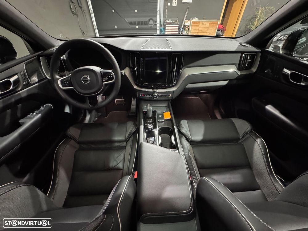 Volvo XC 60 2.0 T6 PHEV R-Design AWD - 23