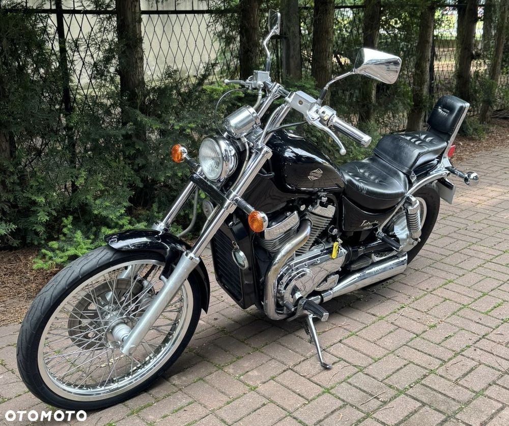 Suzuki Intruder - 8