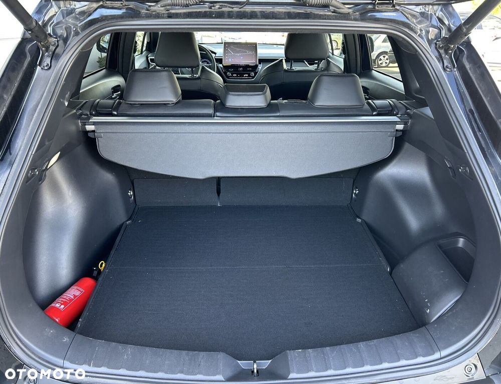 Toyota Corolla Cross 2.0 Hybrid Executive AWD - 26