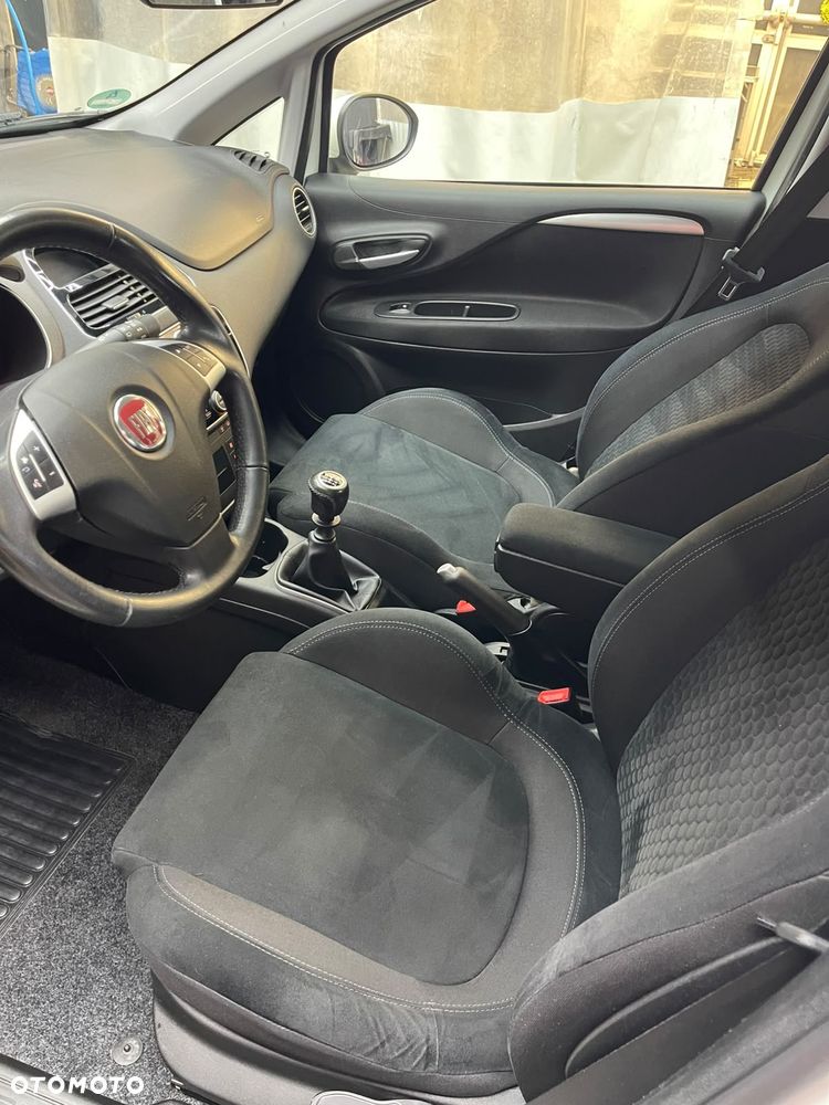 Fiat Punto 1.4 Easy S&S - 28