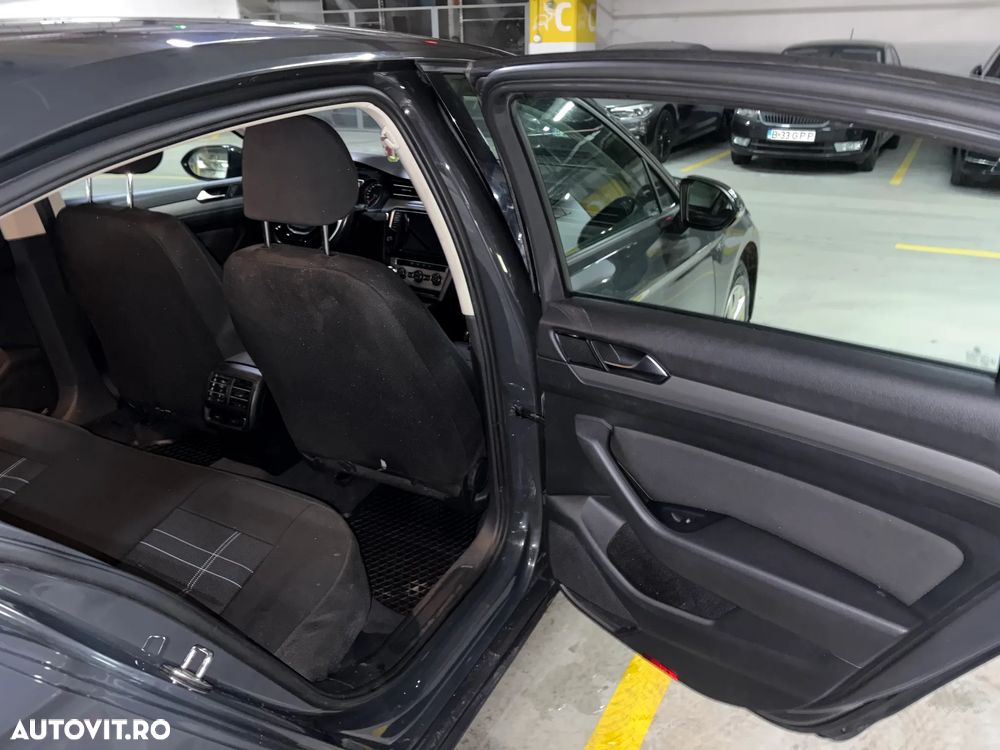 Volkswagen Passat - 28