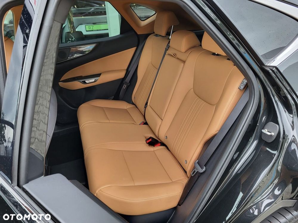 Lexus NX - 7