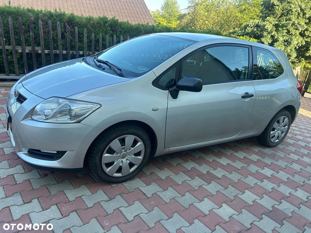 Toyota Auris 1.33 VVT-i Entry - 1