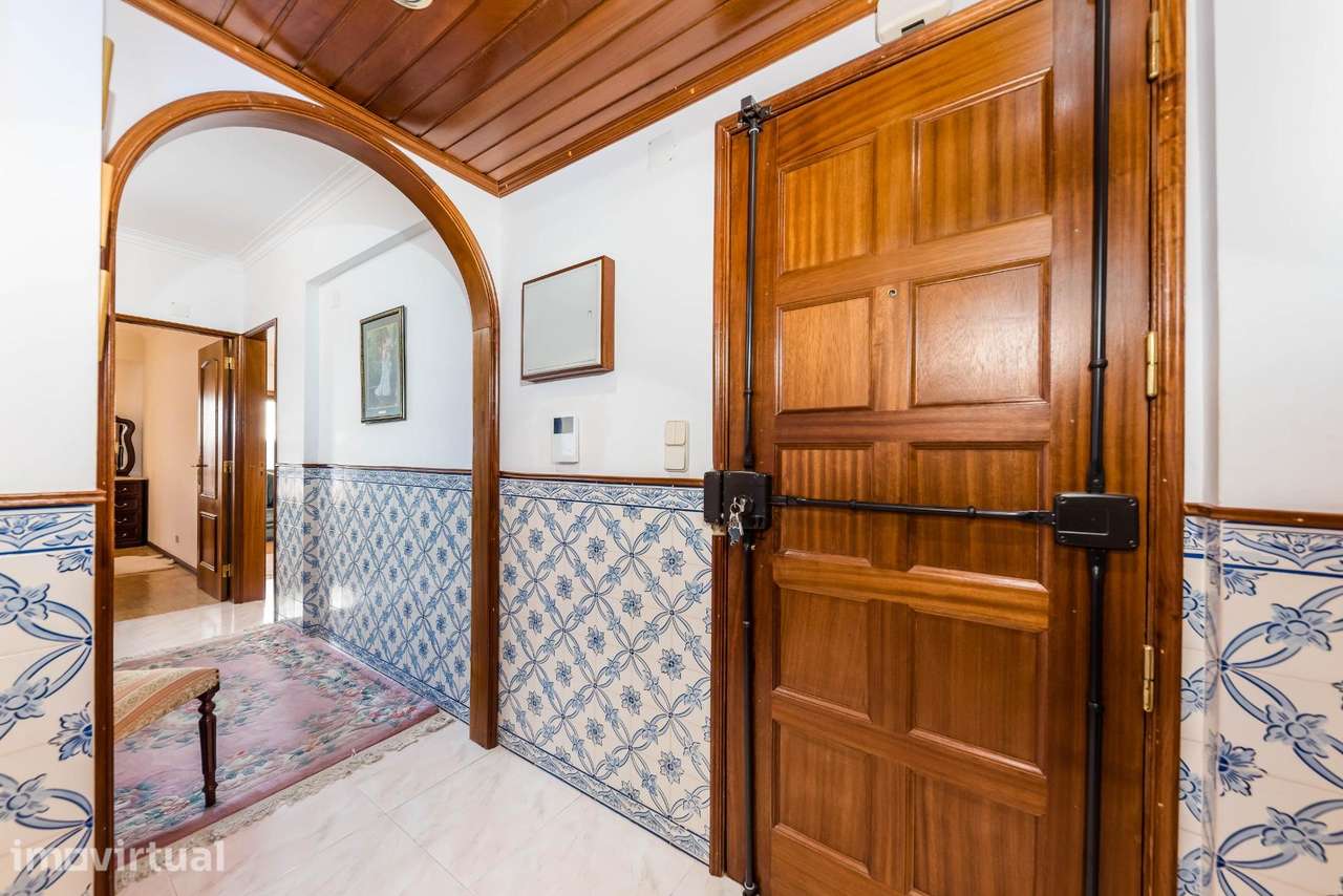 Apartamento T3 com Garagem e Varandas – Cascais - Grande imagem: 3/43