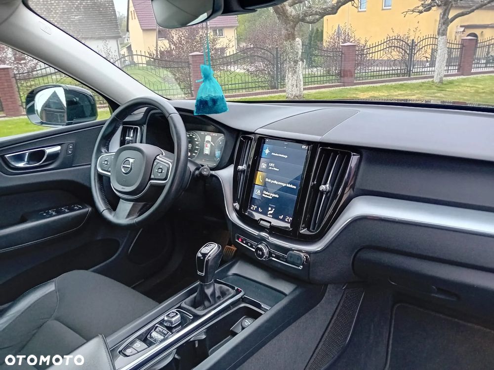 Volvo XC 60 D3 Momentum Pro - 21