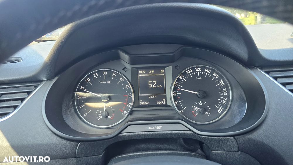 Skoda Octavia 1.6 TDI AMBITION DSG - 6