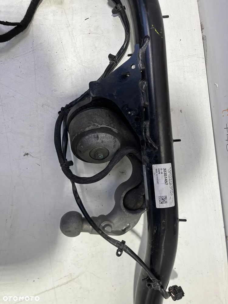 VOLVO V60 II  HAK HOLOWNICZY 32351457 - 2