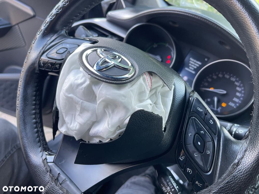 Toyota C-HR 1.8 Hybrid Neon Lime powered by JBL - 13