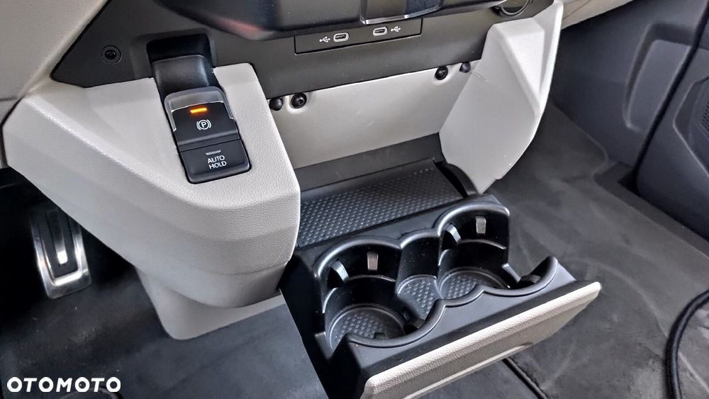 Volkswagen Multivan - 36