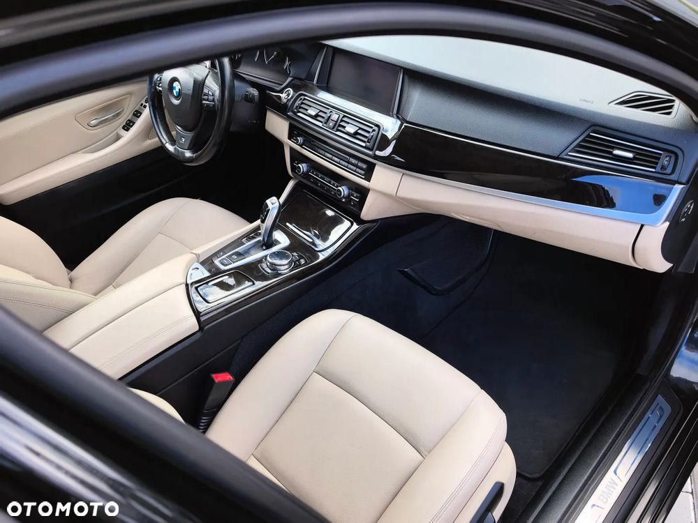 BMW Seria 5 520d Luxury Line - 14