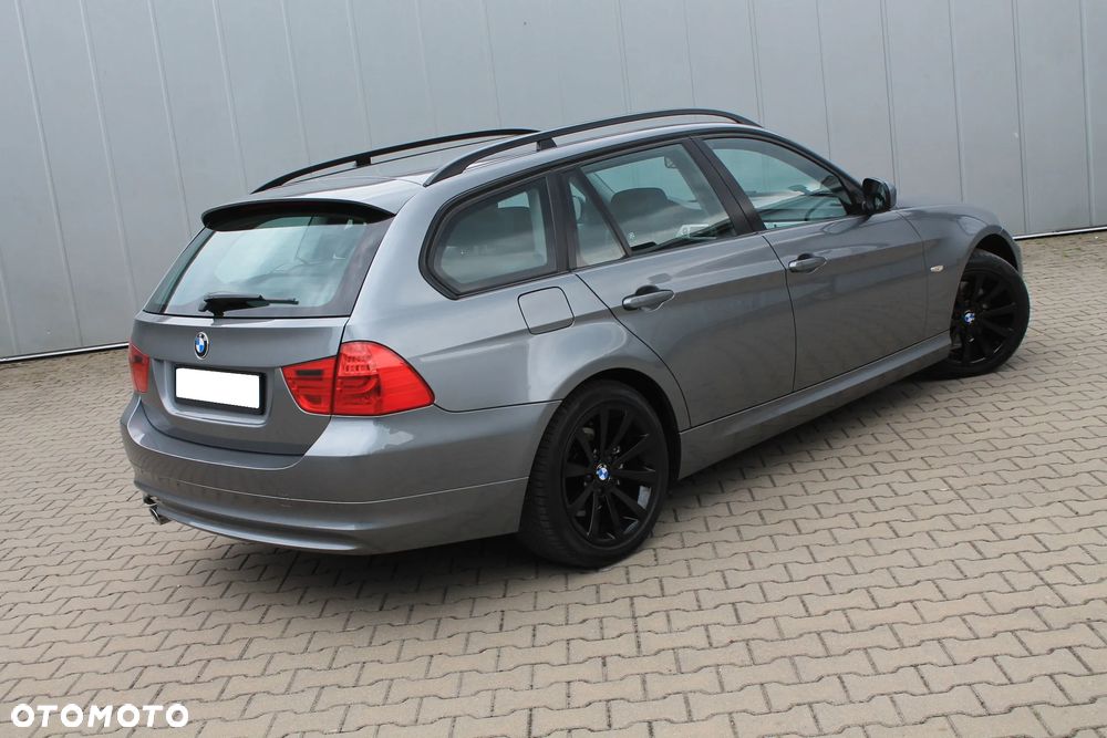 BMW Seria 3 318d DPF Edition Exclusive - 21