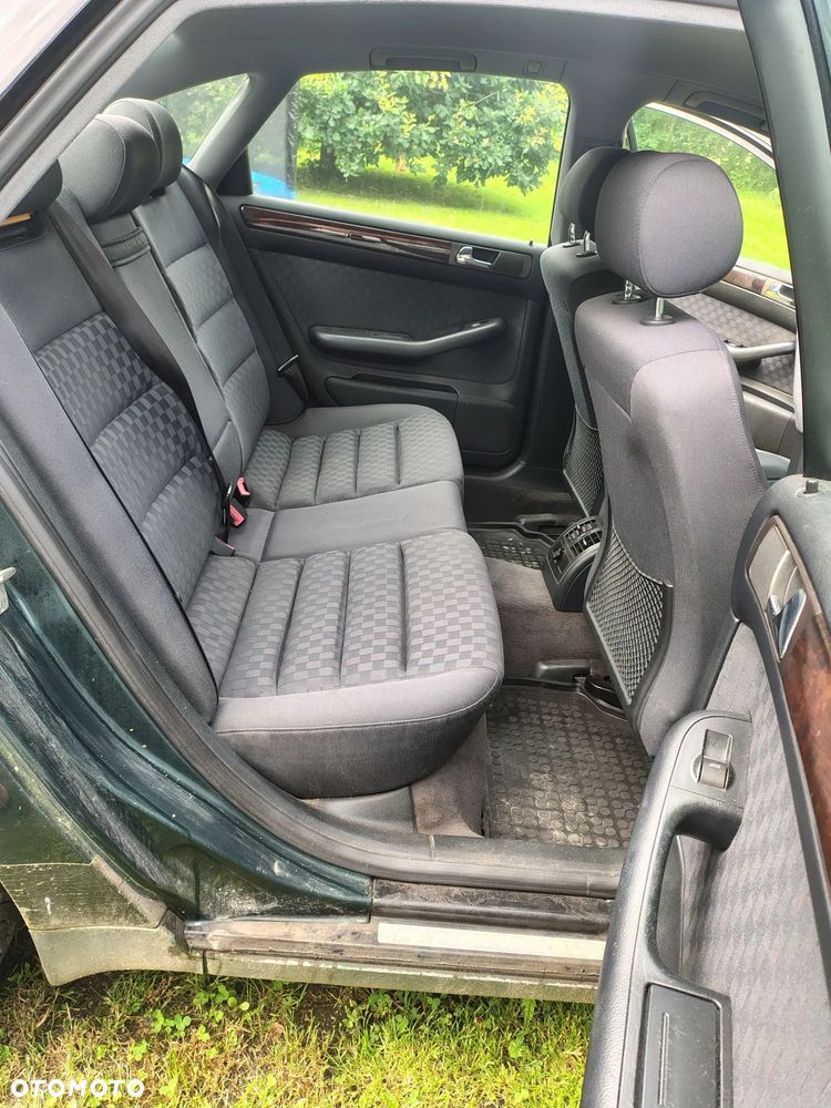 Audi A6 Limousine 2.4 - 7