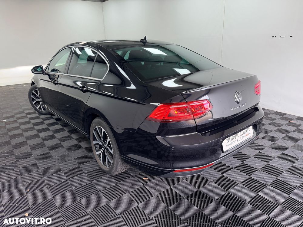 Volkswagen Passat 2.0 TDI DSG Highline - 23