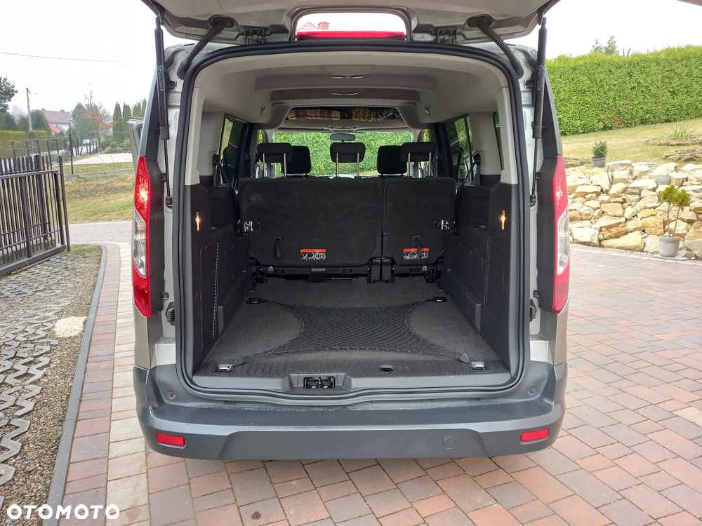 Ford Tourneo Connect Grand - 29