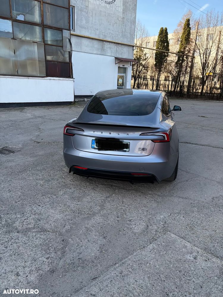 Tesla Model 3 - 5