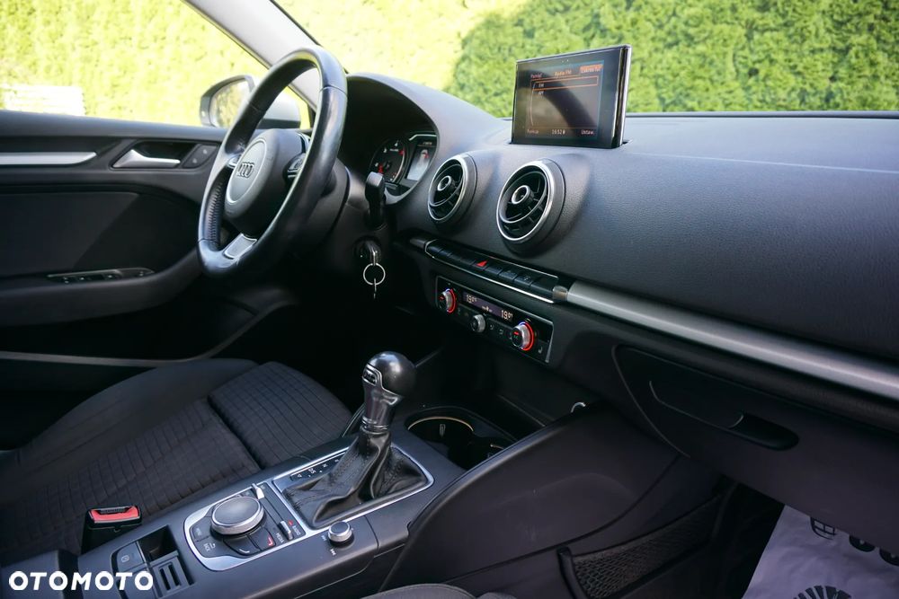 Audi A3 Sportback 2.0 TDI S tronic - 25