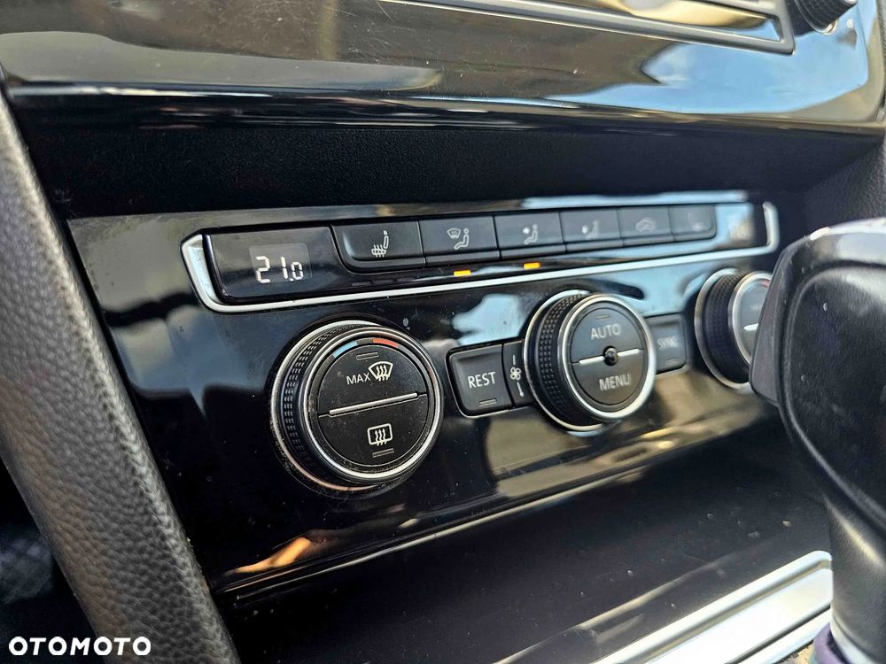 Volkswagen Passat 1.8 TSI (BlueMotion Technology) DSG Highline - 29