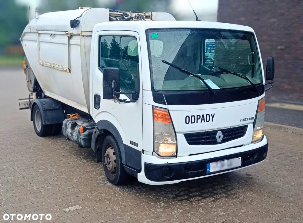Renault Maxity - 1