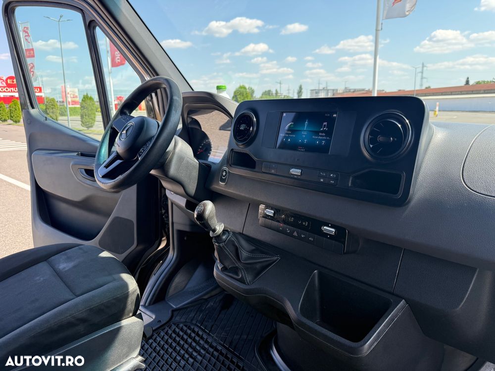 Mercedes-Benz Sprinter - 27