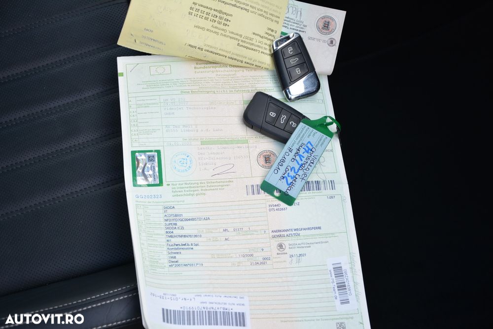 Skoda Superb 2.0 TDI DSG Premium Edition - 37