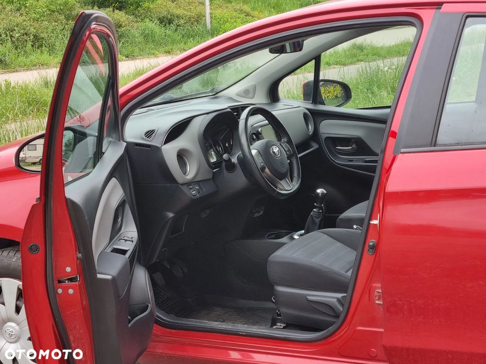 Toyota Yaris - 10