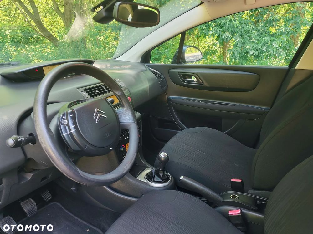 Citroën C4 1.4 16V Impress - 4