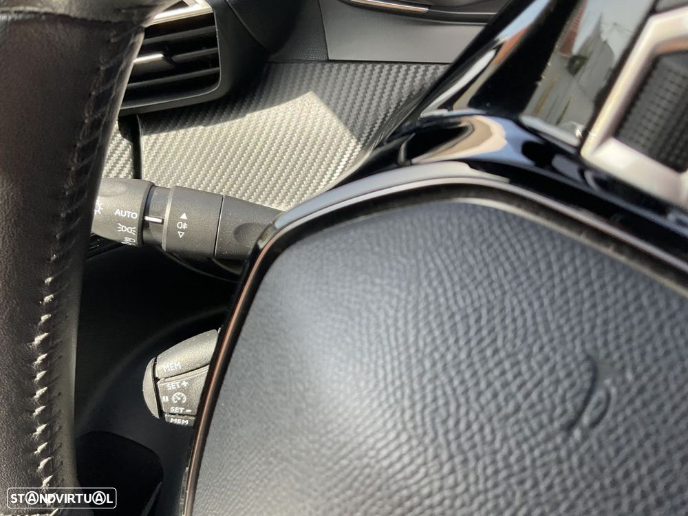 Peugeot 2008 1.2 PureTech Active Pack - 23