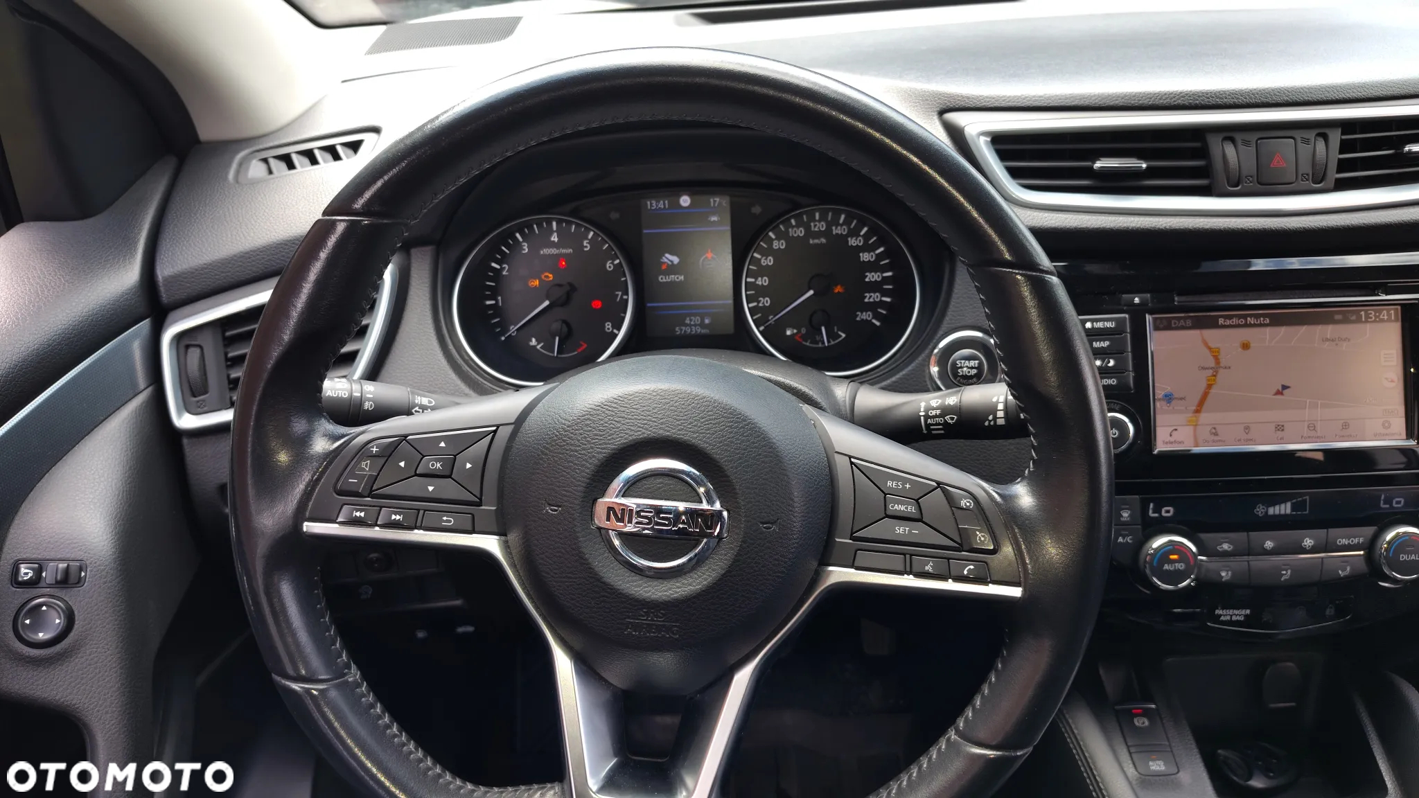 Nissan Qashqai 1.3 DIG-T N-Connecta - 8