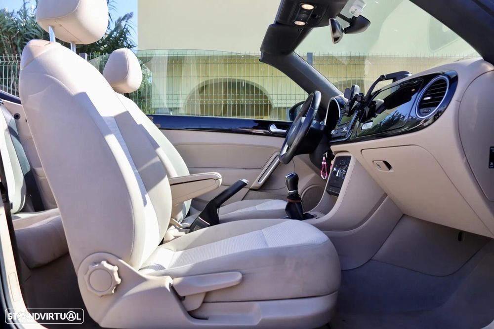 VW New Beetle Cabriolet 1.6 TDi Design - 20