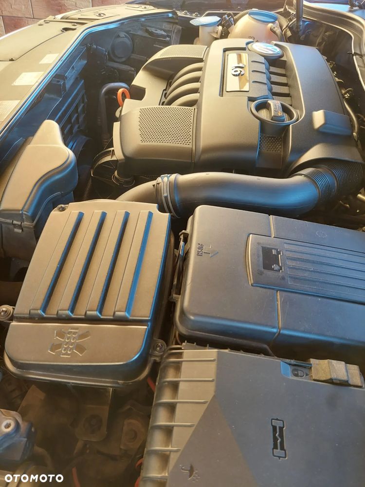 Volkswagen Passat 1.6 Comfortline - 27