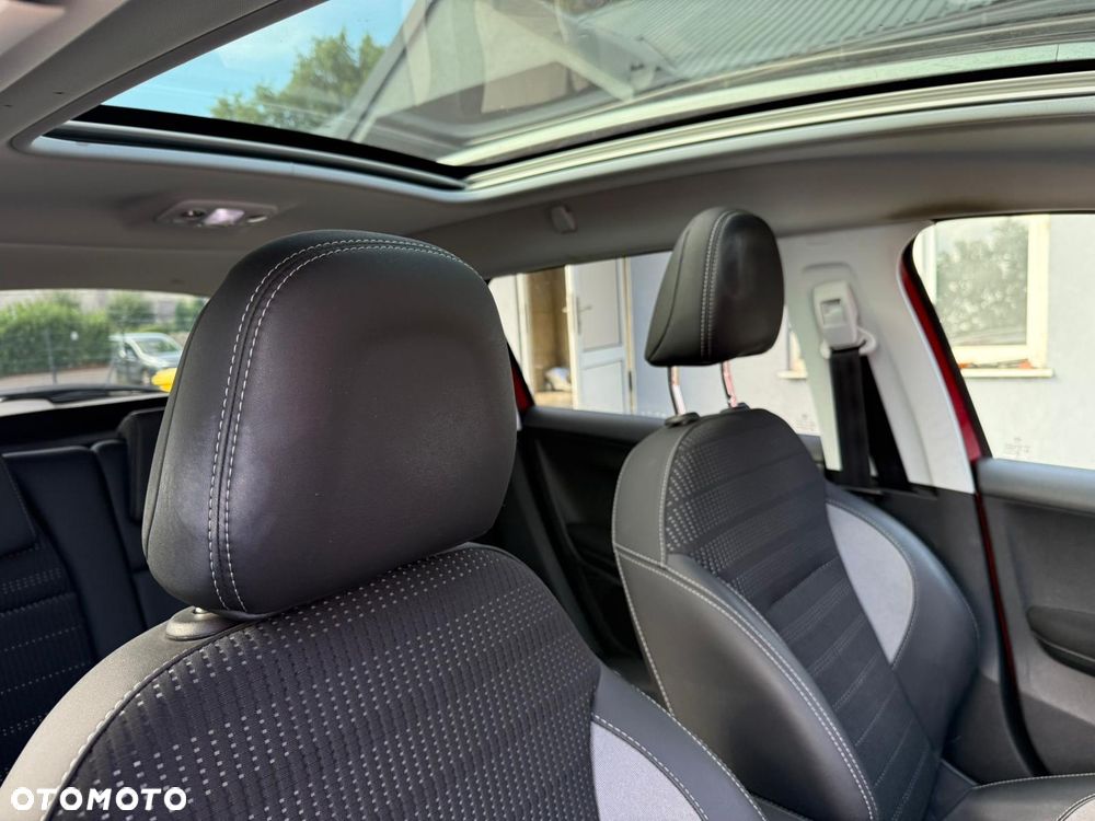 Peugeot 2008 1.2 Pure Tech Allure S&S EAT6 - 27