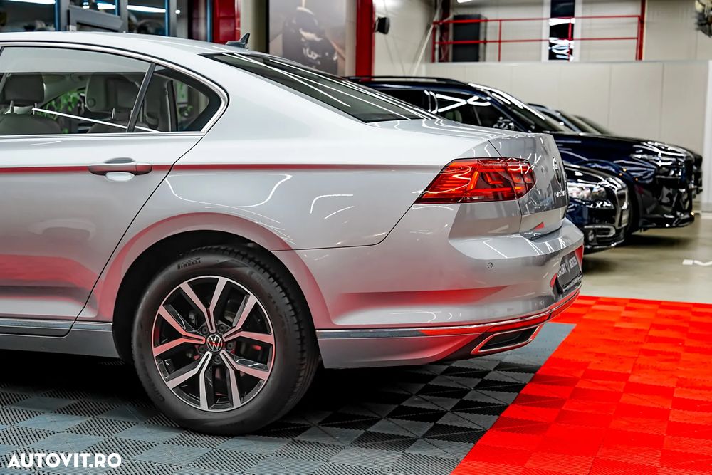 Volkswagen Passat 2.0 TDI DSG Highline - 18