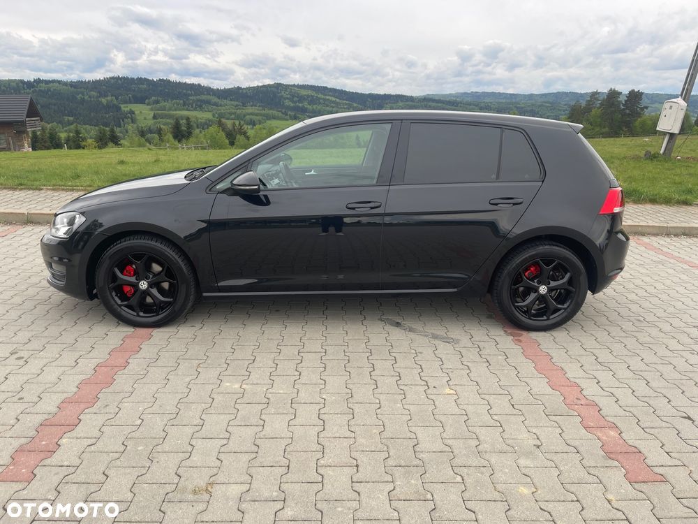 Volkswagen Golf - 1