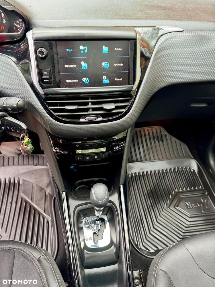 Peugeot 2008 - 11