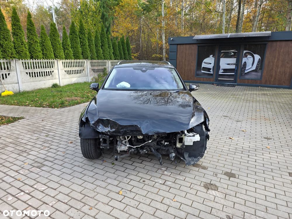 Volkswagen Passat Variant 2.0 TDI EVO Elegance DSG - 5