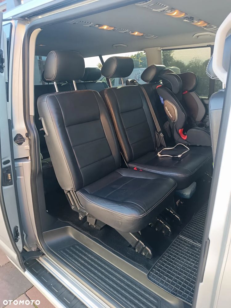 Volkswagen Caravelle - 8