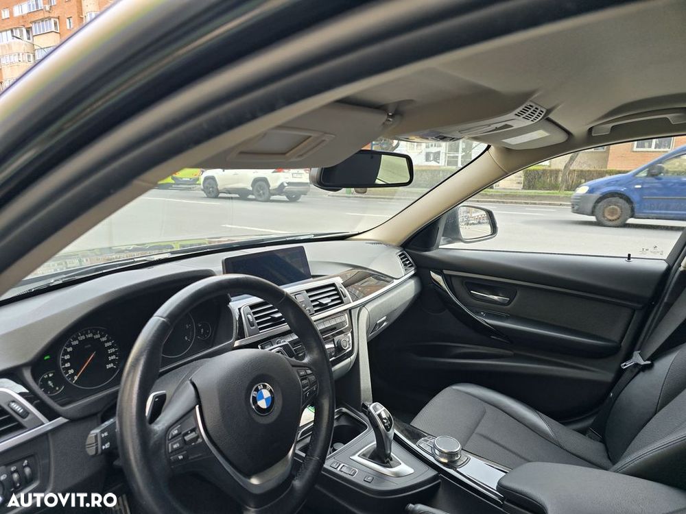 BMW Seria 3 320d xDrive AT Sport Line - 11